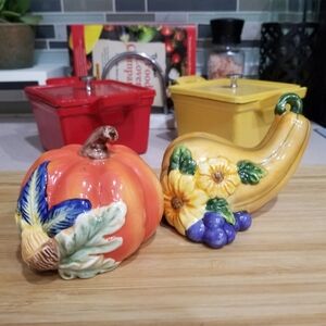 Avon Fall Harvest 2001 Gourd‎ Pumpkin Salt And Pepper Shaker Set